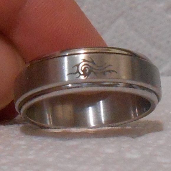 Vintage Surgical Steel Silver Tribal Spinner Fidget Anxiety Ring Size 13 - Picture 9 of 11